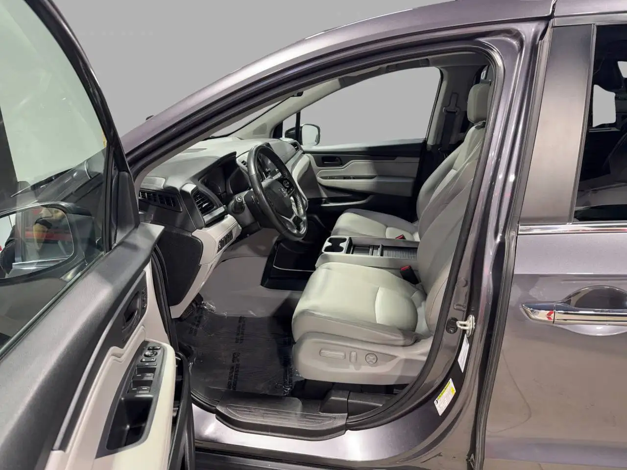 Honda Odyssey снимка Honda Odyssey