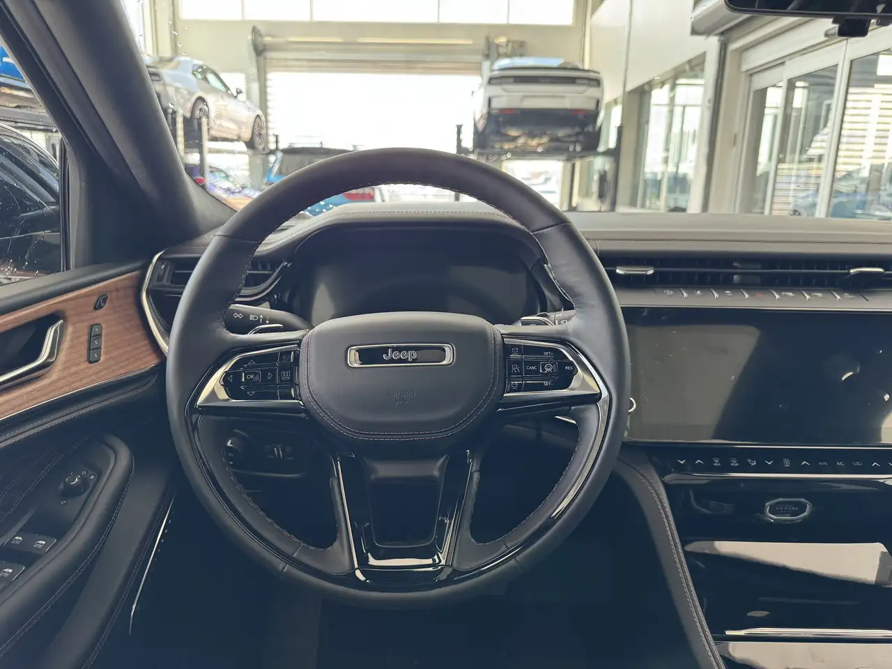 Jeep Grand Cherokee снимка Jeep Grand Cherokee