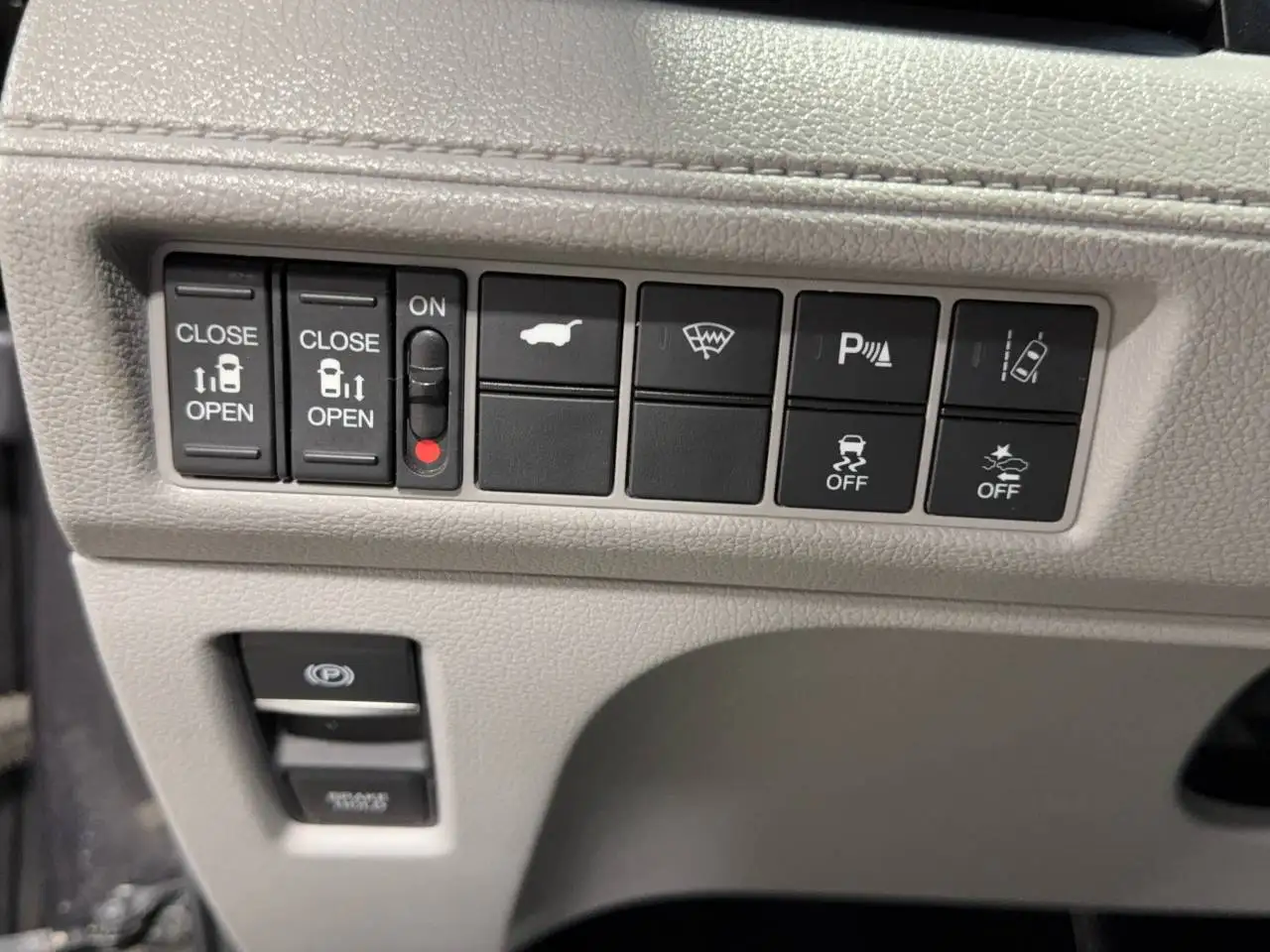 Honda Odyssey снимка Honda Odyssey