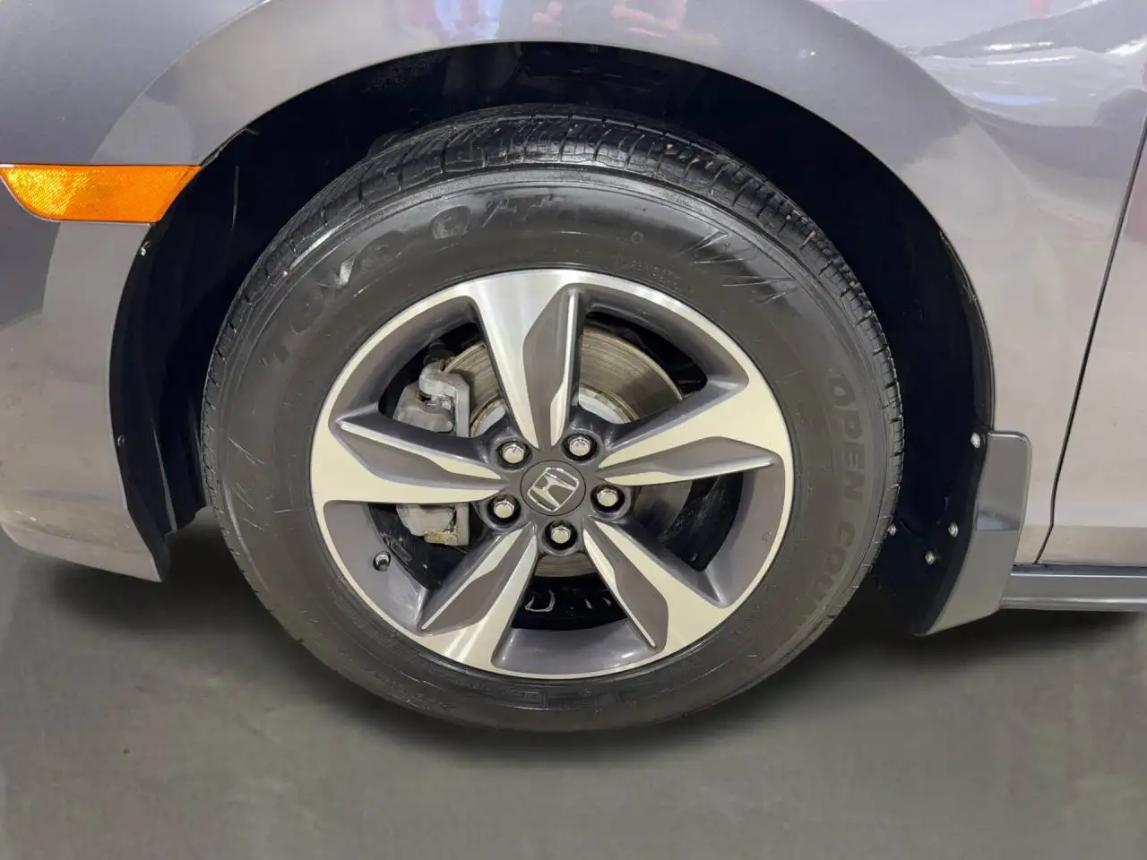 Honda Odyssey снимка Honda Odyssey