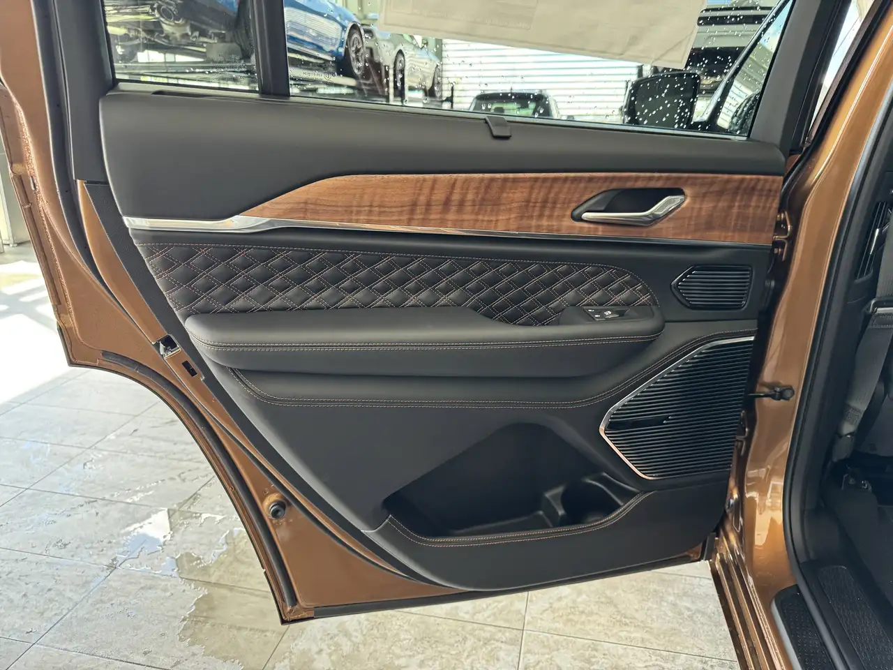 Jeep Grand Cherokee снимка Jeep Grand Cherokee