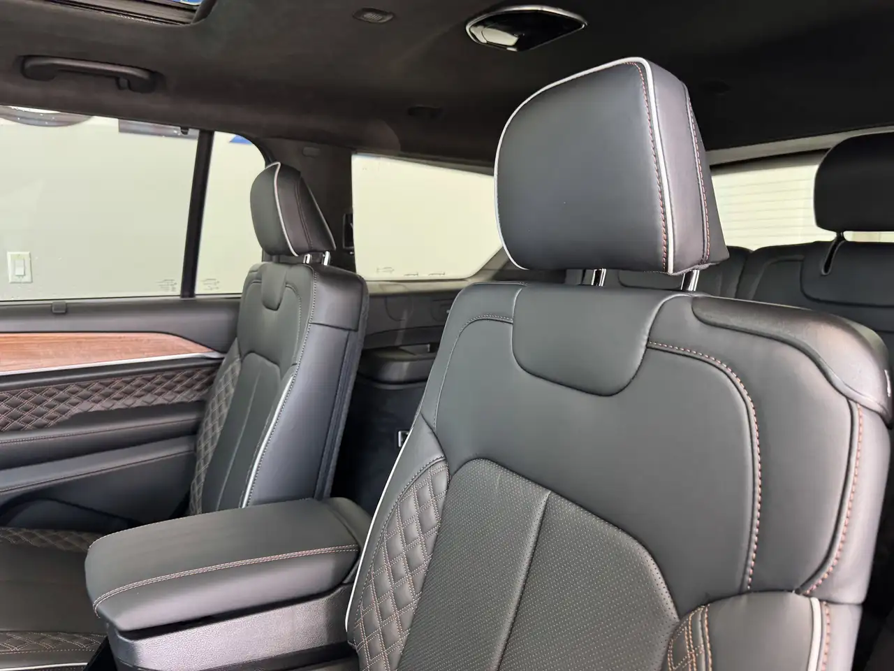 Jeep Grand Cherokee снимка Jeep Grand Cherokee