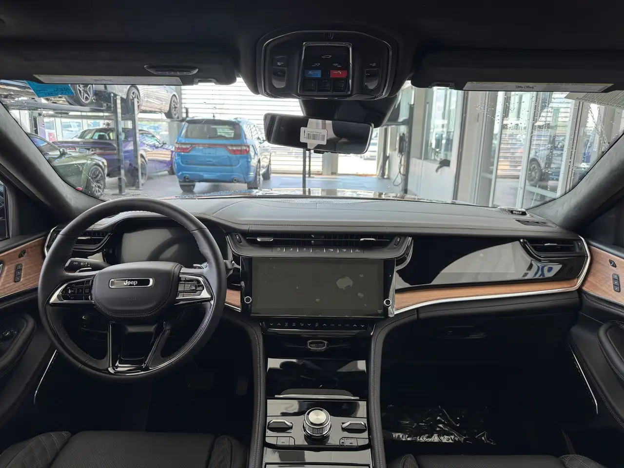 Jeep Grand Cherokee снимка Jeep Grand Cherokee