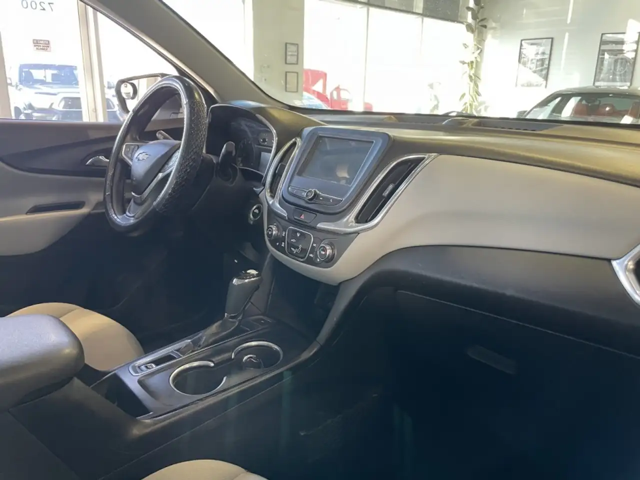 Chevrolet Equinox снимка Chevrolet Equinox