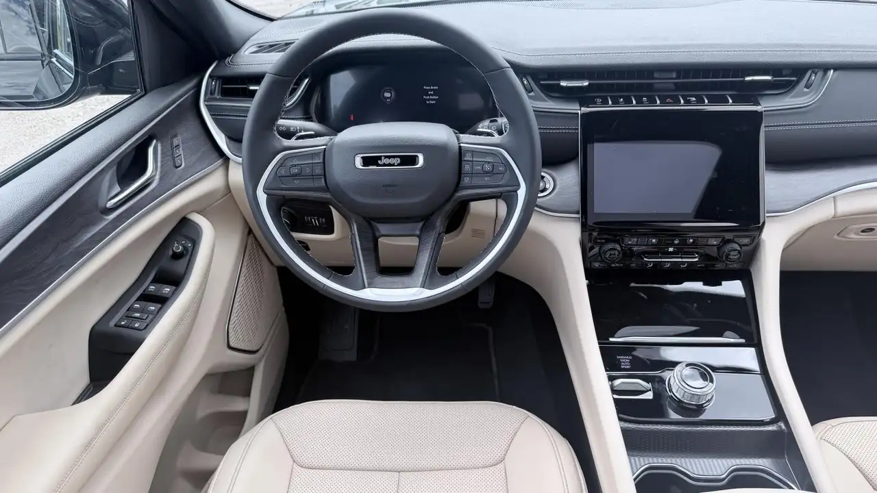 Jeep Grand Cherokee снимка Jeep Grand Cherokee