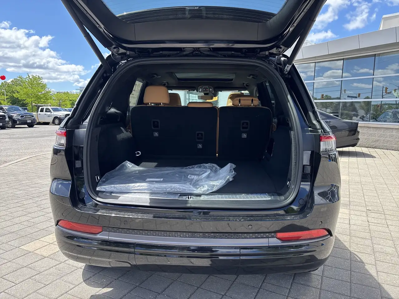Jeep Grand Cherokee снимка Jeep Grand Cherokee