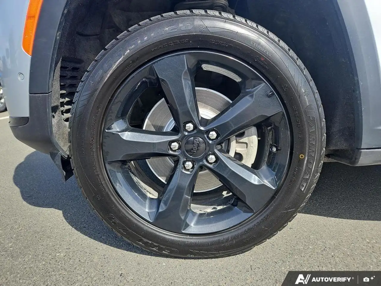 Jeep Grand Cherokee снимка Jeep Grand Cherokee