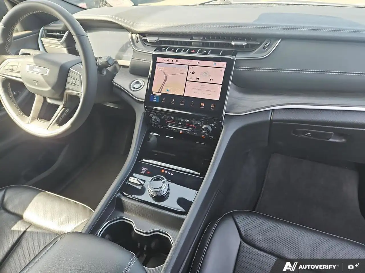 Jeep Grand Cherokee снимка Jeep Grand Cherokee