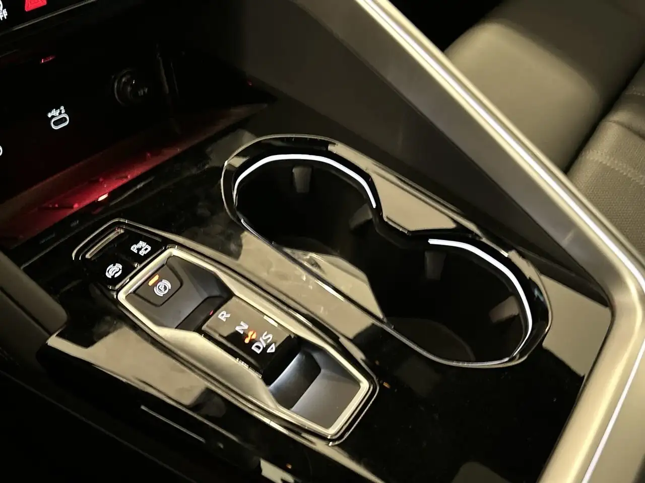 Audi Q5 photo Audi Q5