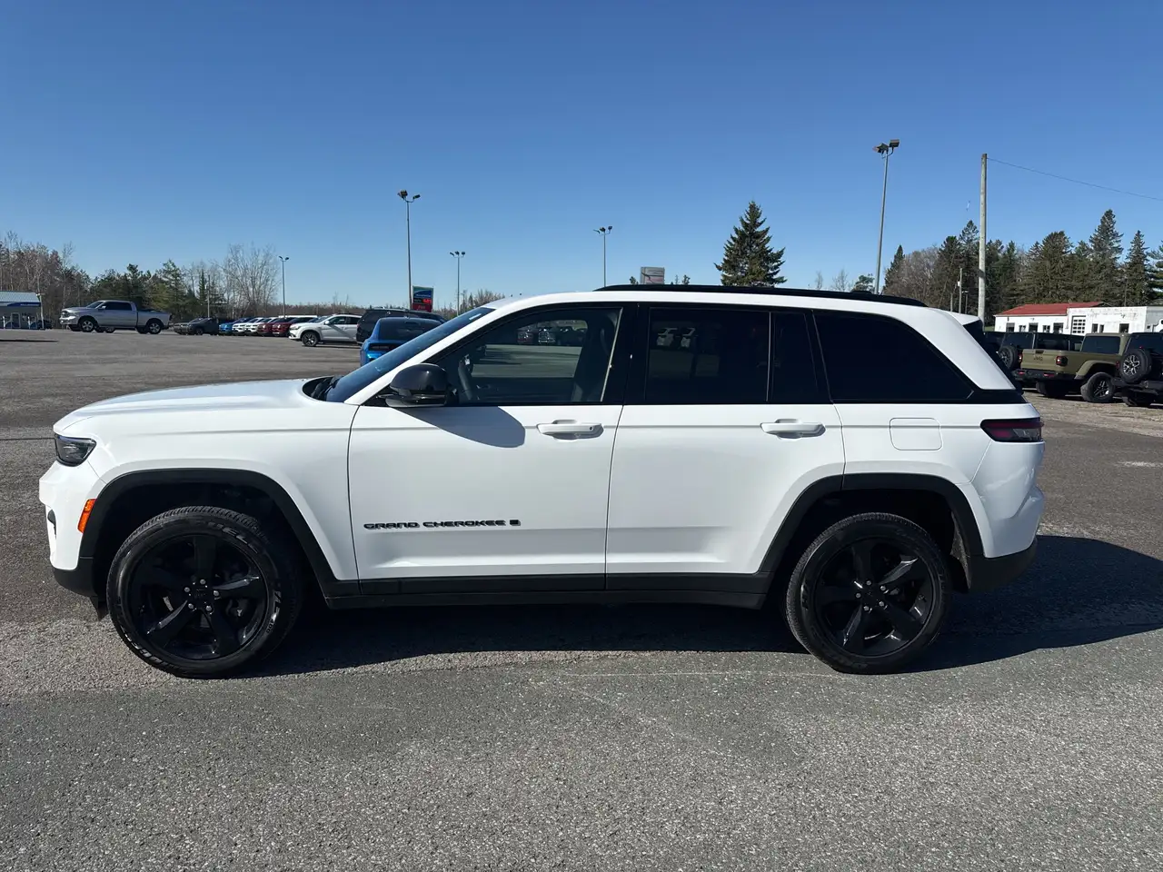 Jeep Grand Cherokee снимка Jeep Grand Cherokee