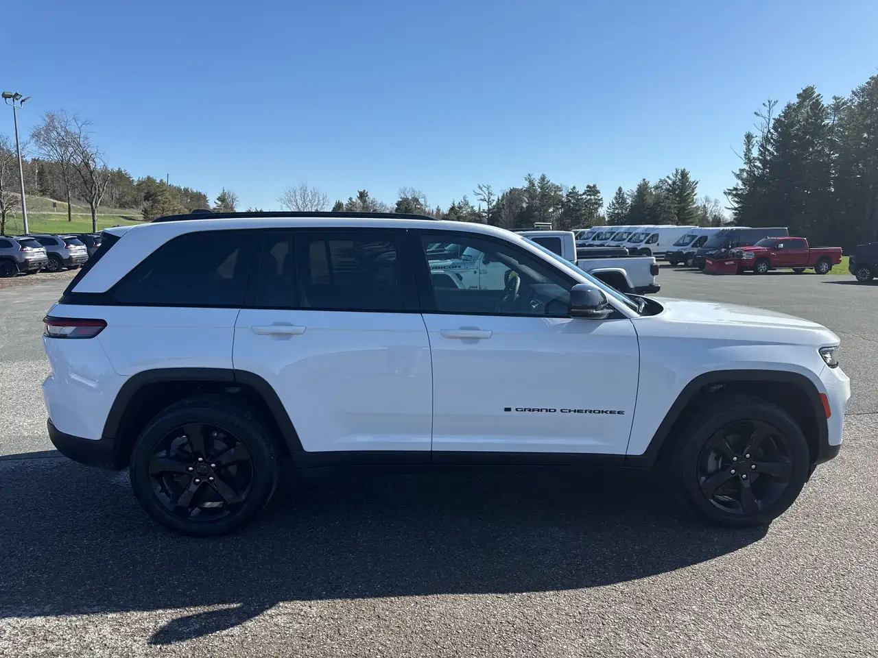 Jeep Grand Cherokee снимка Jeep Grand Cherokee