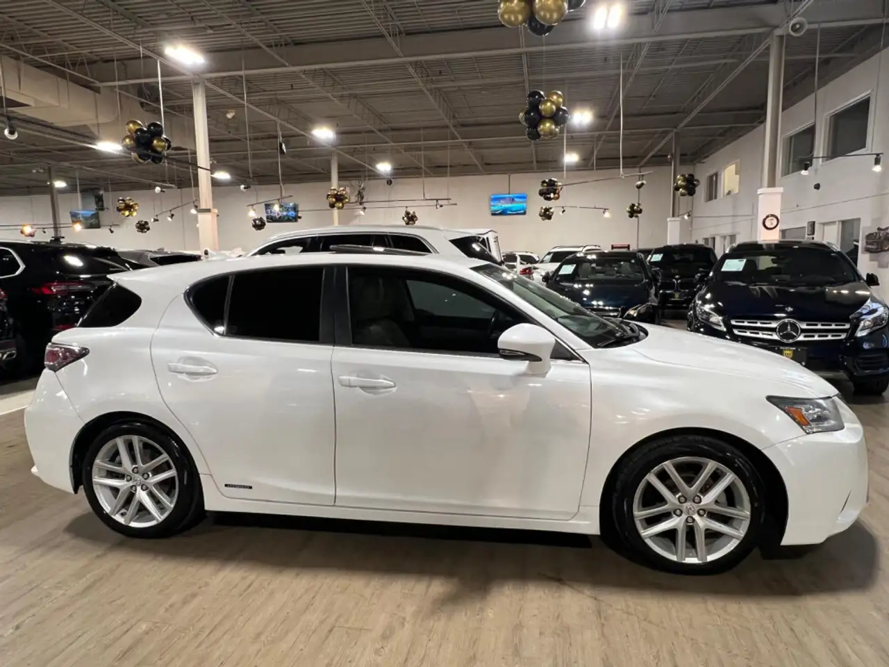 Lexus CT снимка Lexus CT