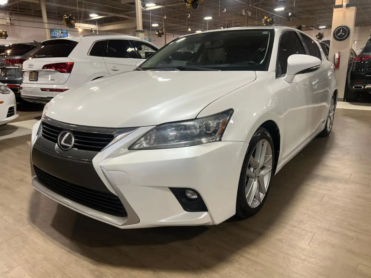 Lexus CT снимка Lexus CT