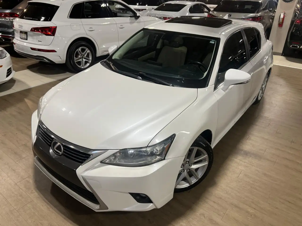 Lexus CT снимка Lexus CT