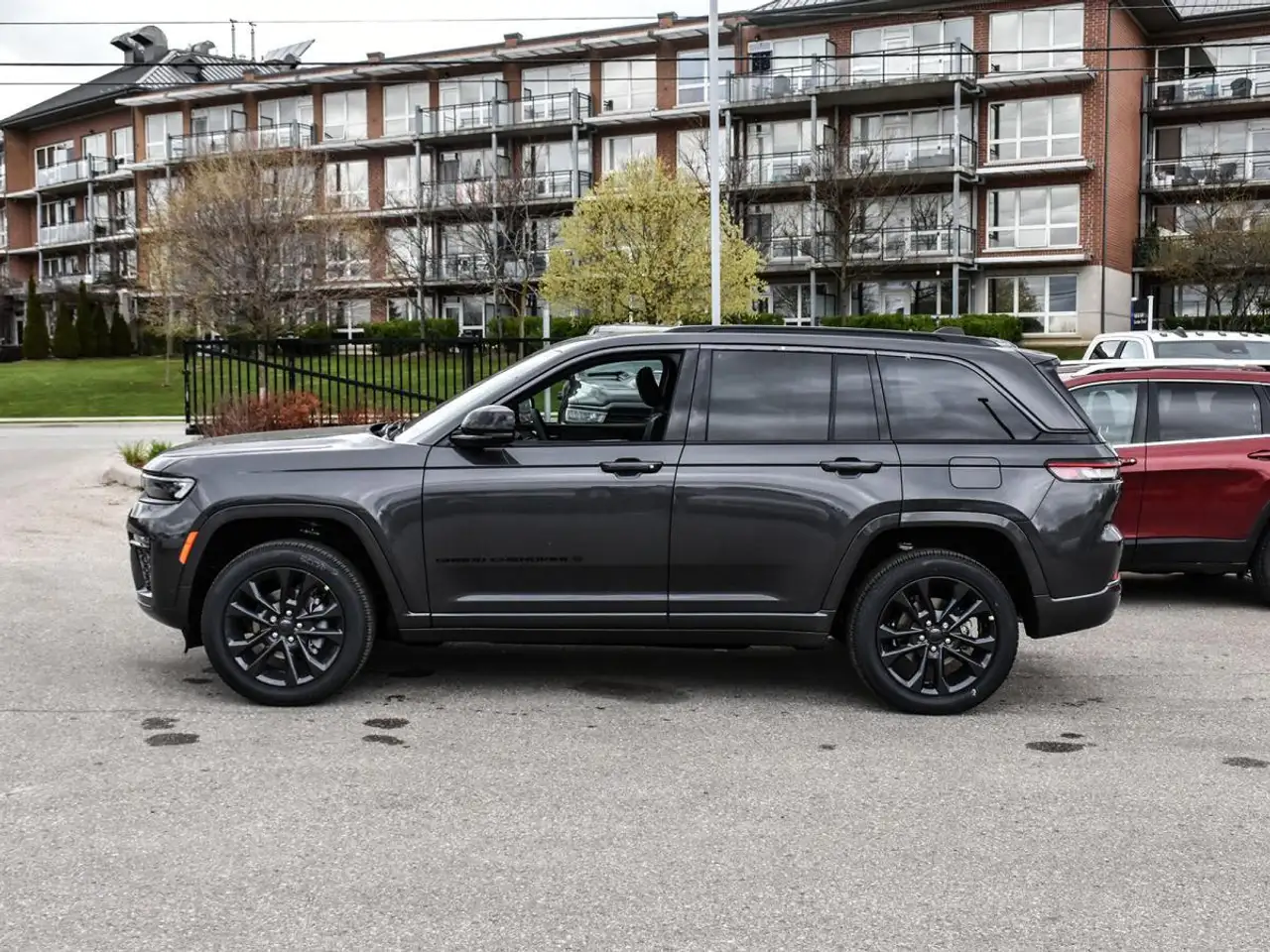 Jeep Grand Cherokee снимка Jeep Grand Cherokee
