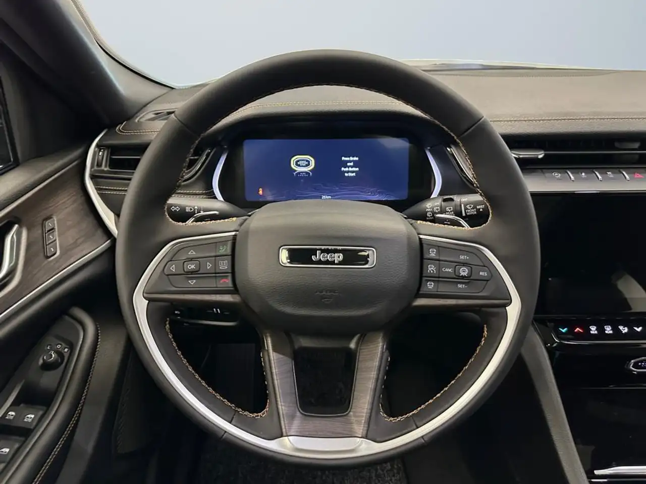 Jeep Grand Cherokee снимка Jeep Grand Cherokee