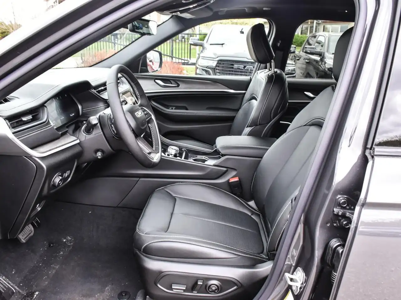 Jeep Grand Cherokee снимка Jeep Grand Cherokee