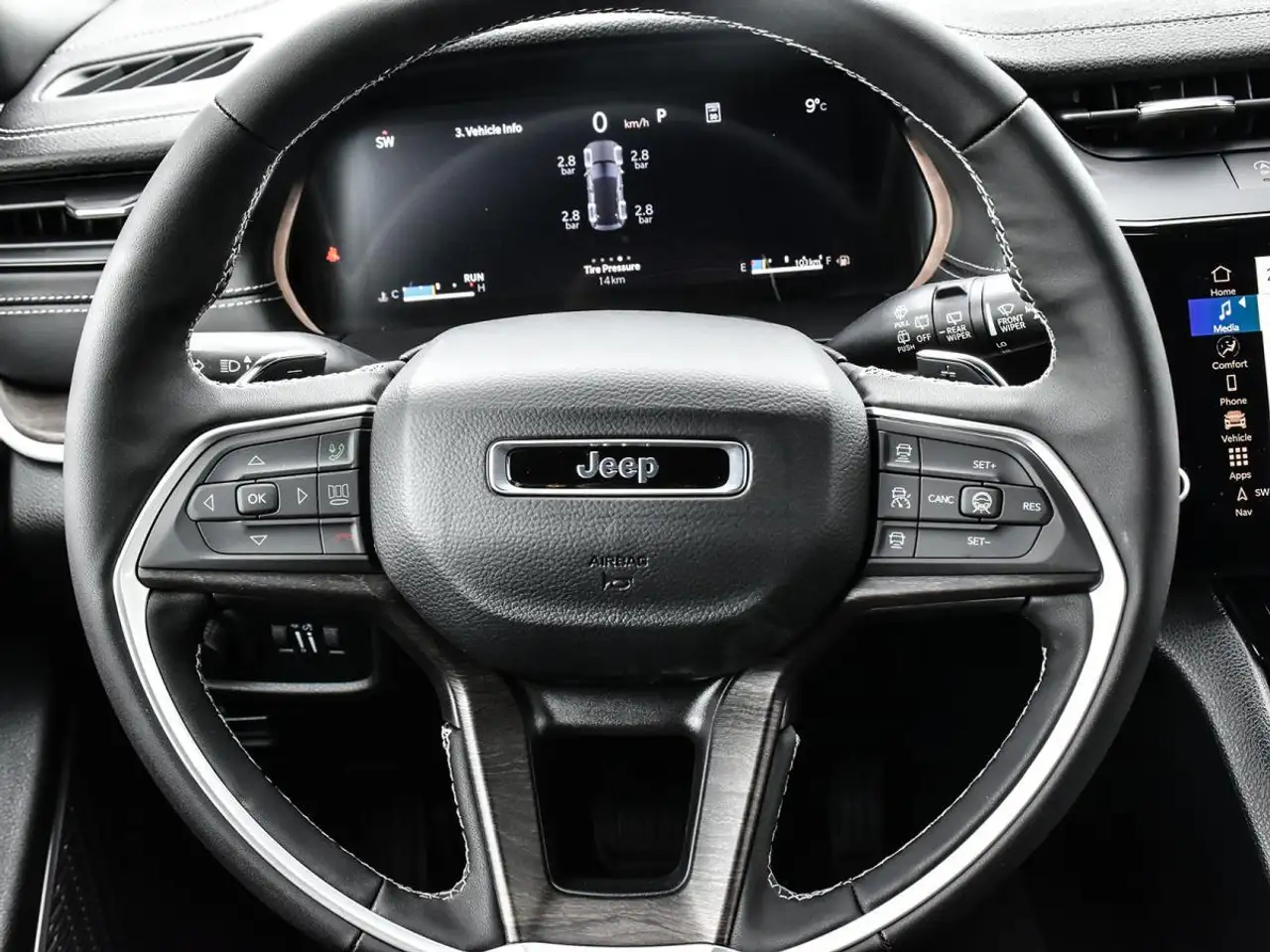 Jeep Grand Cherokee снимка Jeep Grand Cherokee