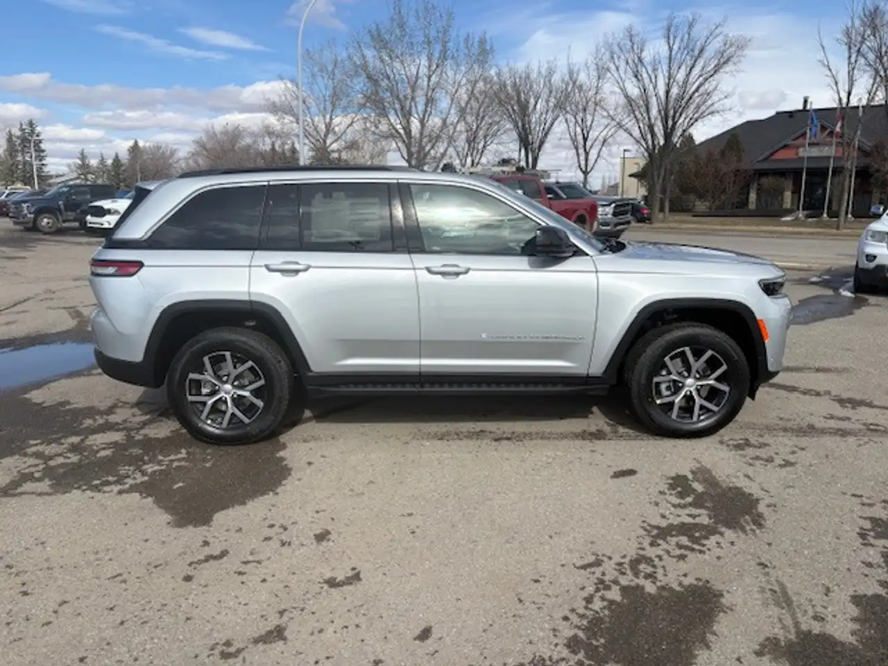 Jeep Grand Cherokee снимка Jeep Grand Cherokee