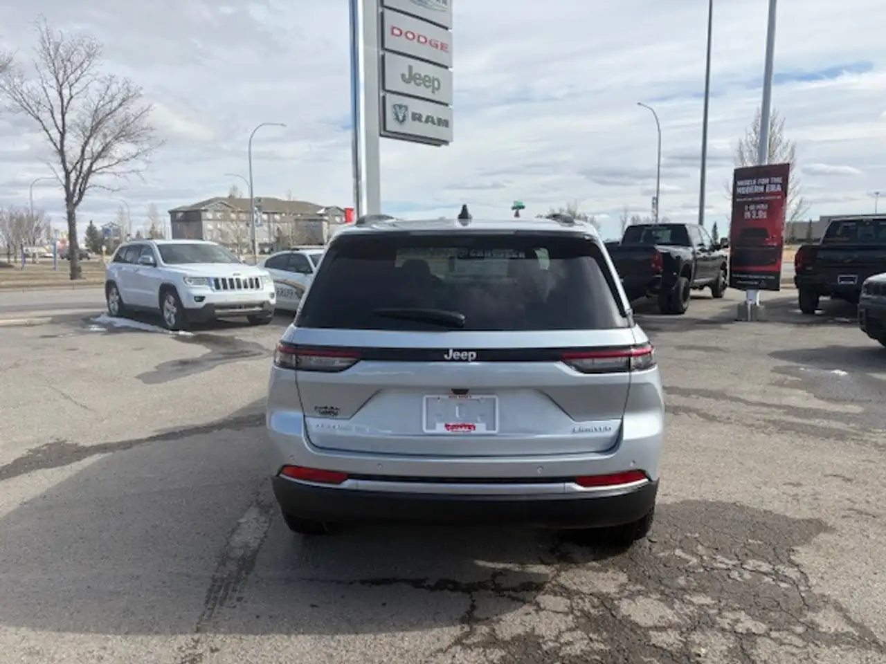 Jeep Grand Cherokee снимка Jeep Grand Cherokee