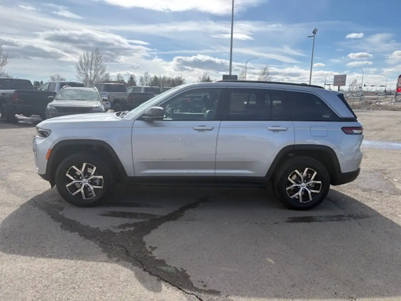 Jeep Grand Cherokee снимка Jeep Grand Cherokee