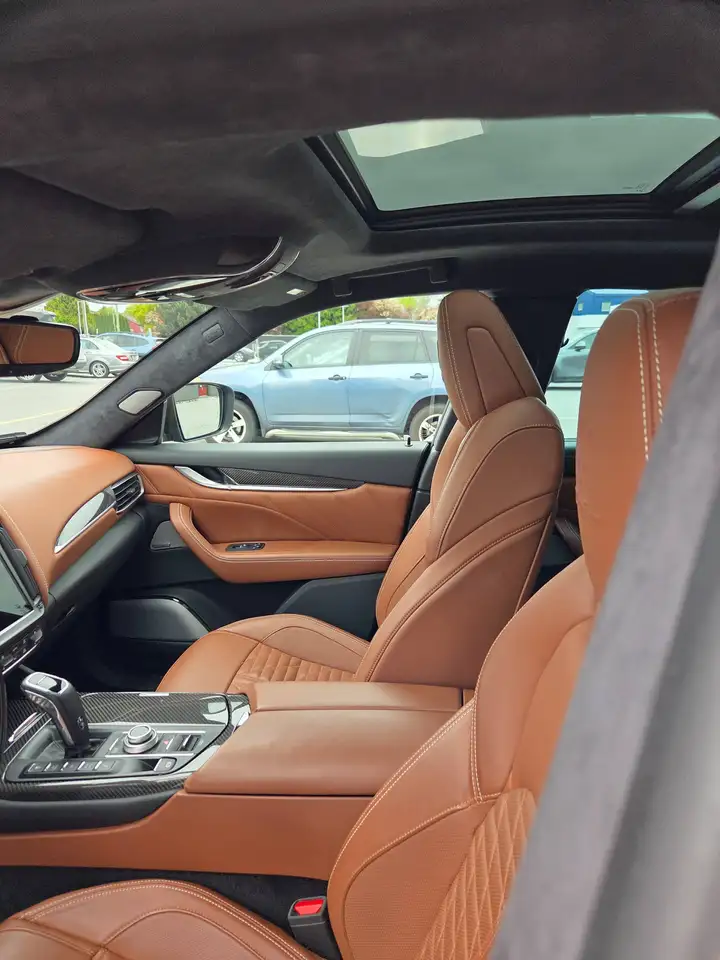Maserati Levante снимка Maserati Levante