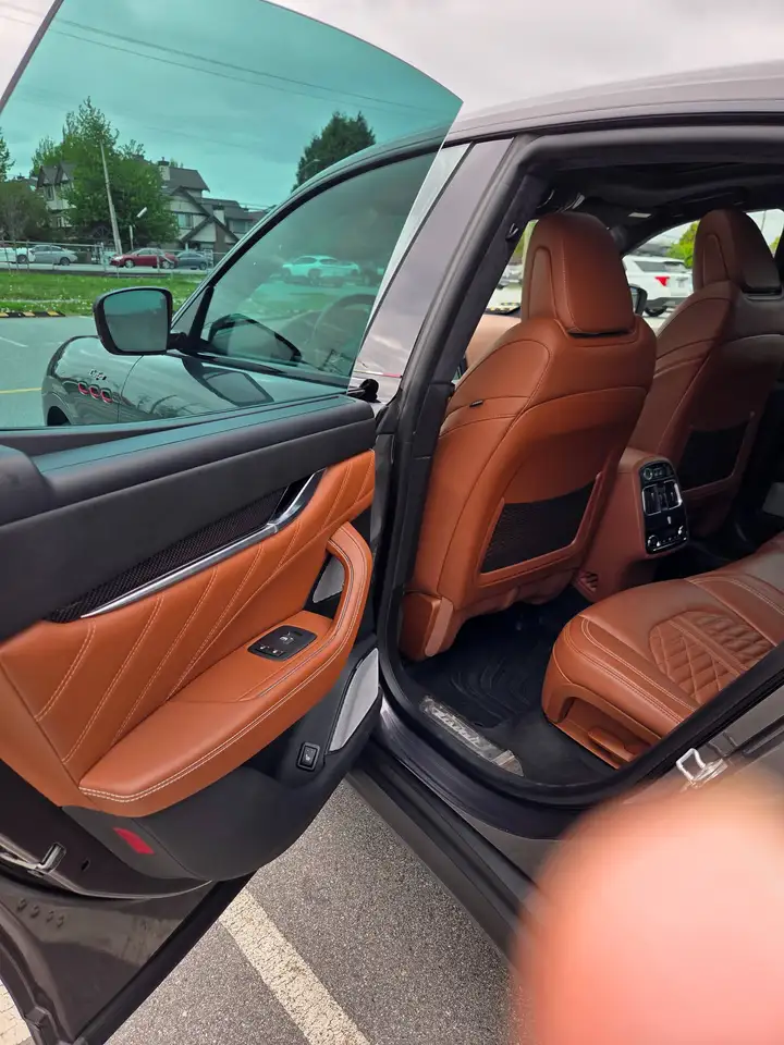 Maserati Levante снимка Maserati Levante