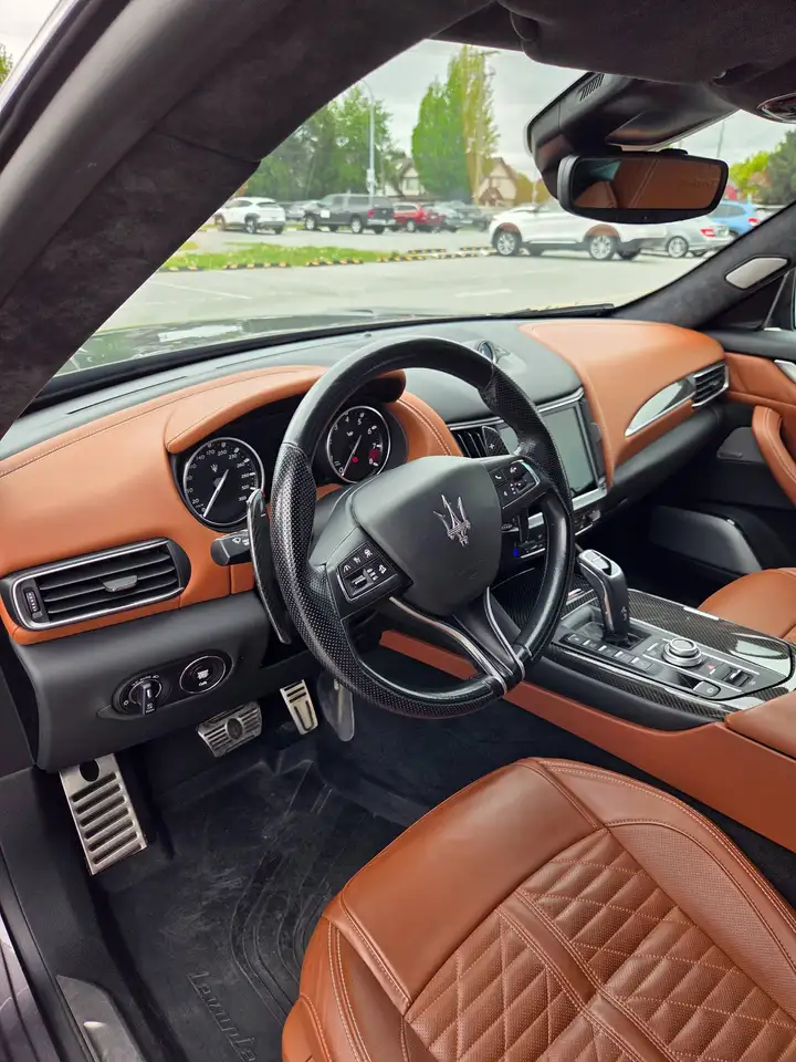 Maserati Levante снимка Maserati Levante