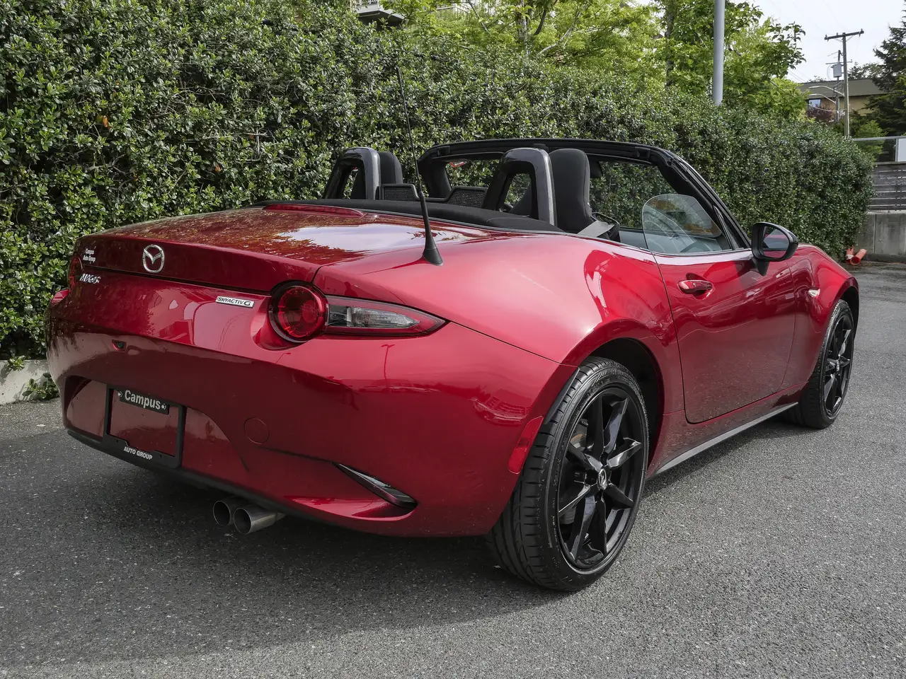 Mazda MX-5 Miata снимка Mazda MX-5 Miata