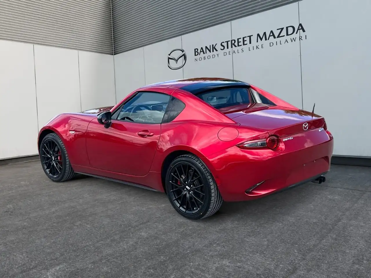 Mazda MX-5 Miata снимка Mazda MX-5 Miata