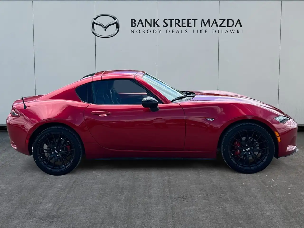 Mazda MX-5 Miata снимка Mazda MX-5 Miata