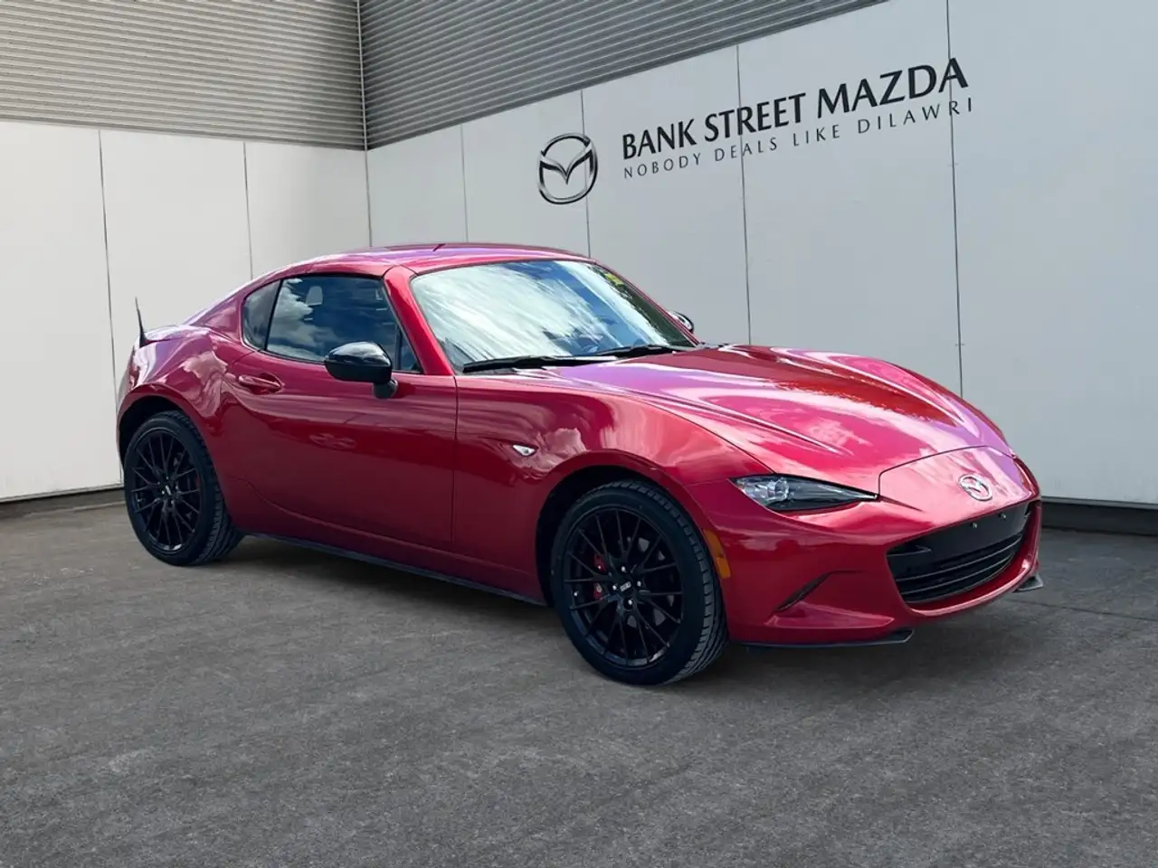 Mazda MX-5 Miata снимка Mazda MX-5 Miata