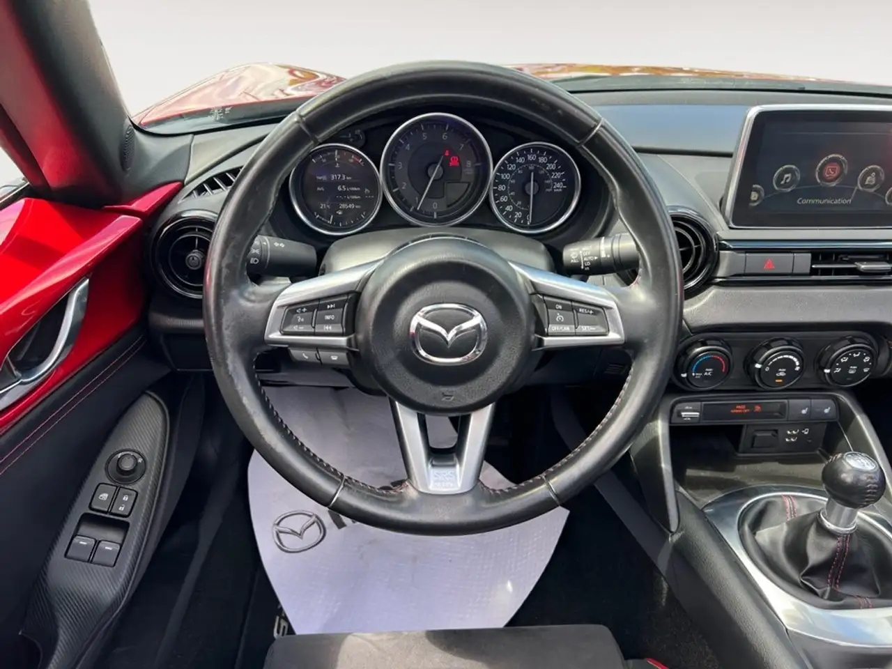 Mazda MX-5 Miata снимка Mazda MX-5 Miata