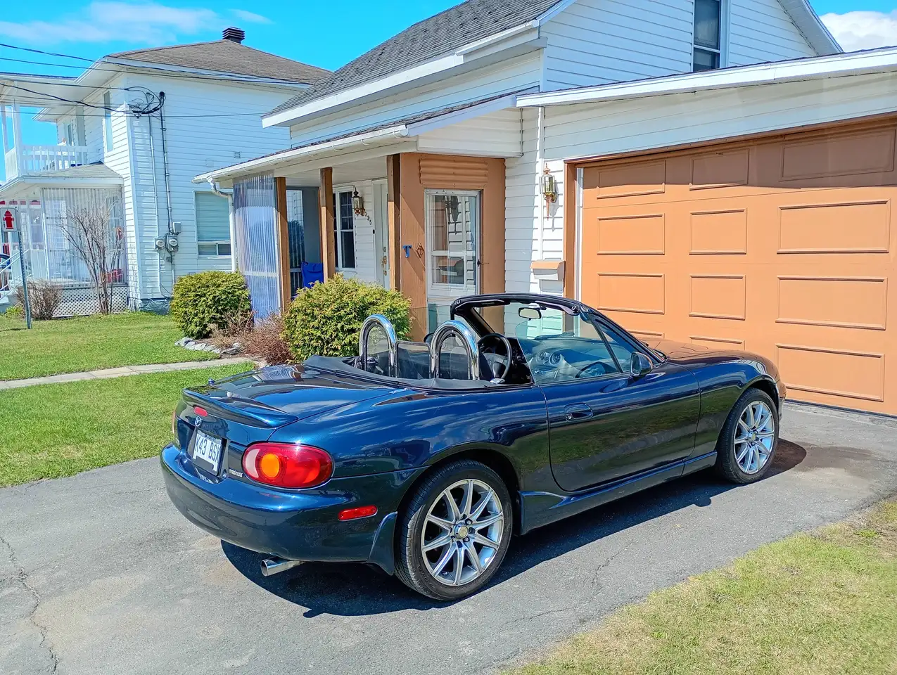 Mazda MX-5 Miata photo Mazda MX-5 Miata