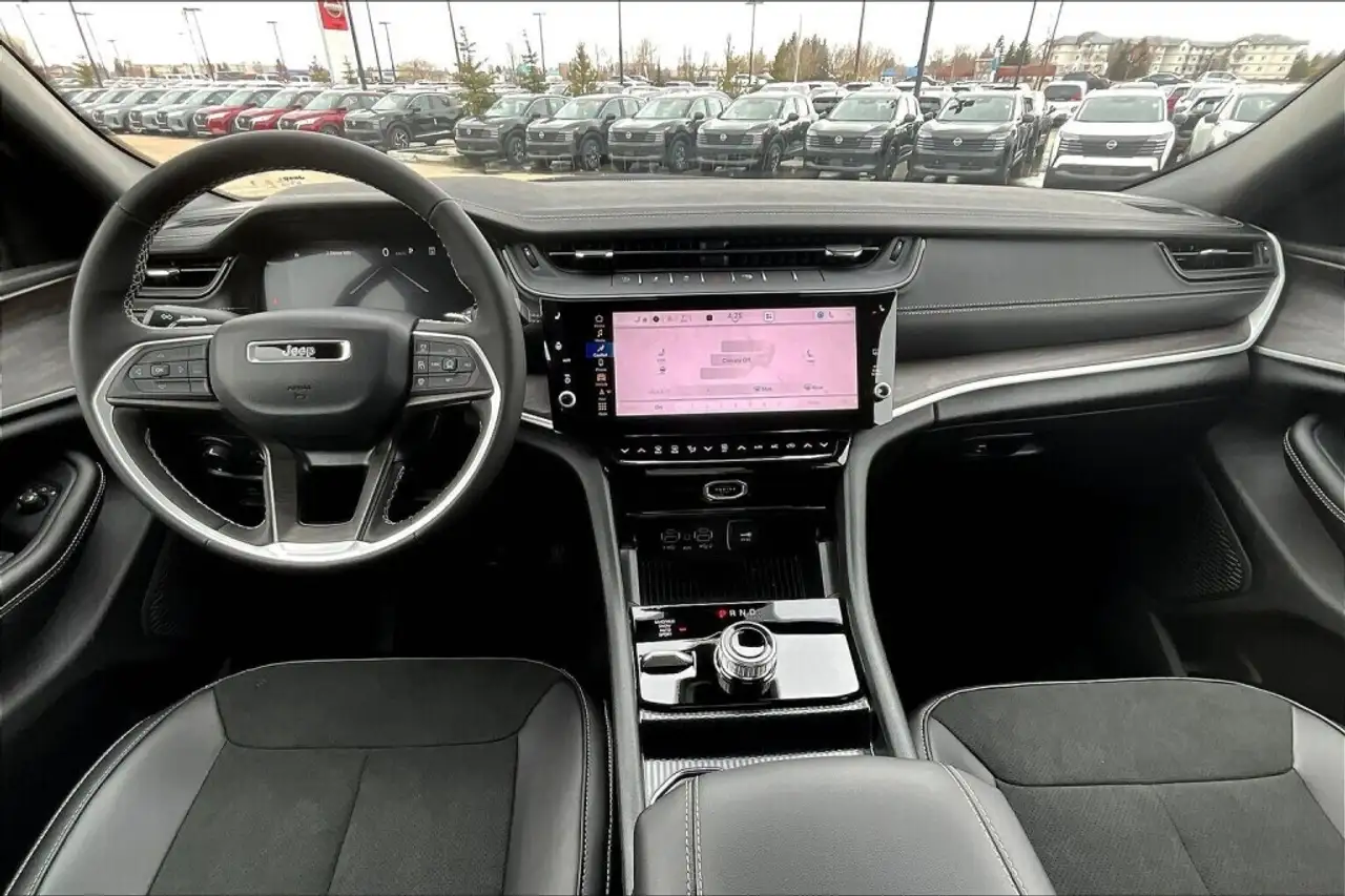 Jeep Grand Cherokee снимка Jeep Grand Cherokee