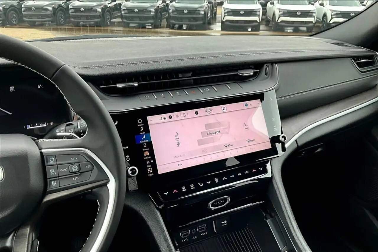 Jeep Grand Cherokee снимка Jeep Grand Cherokee