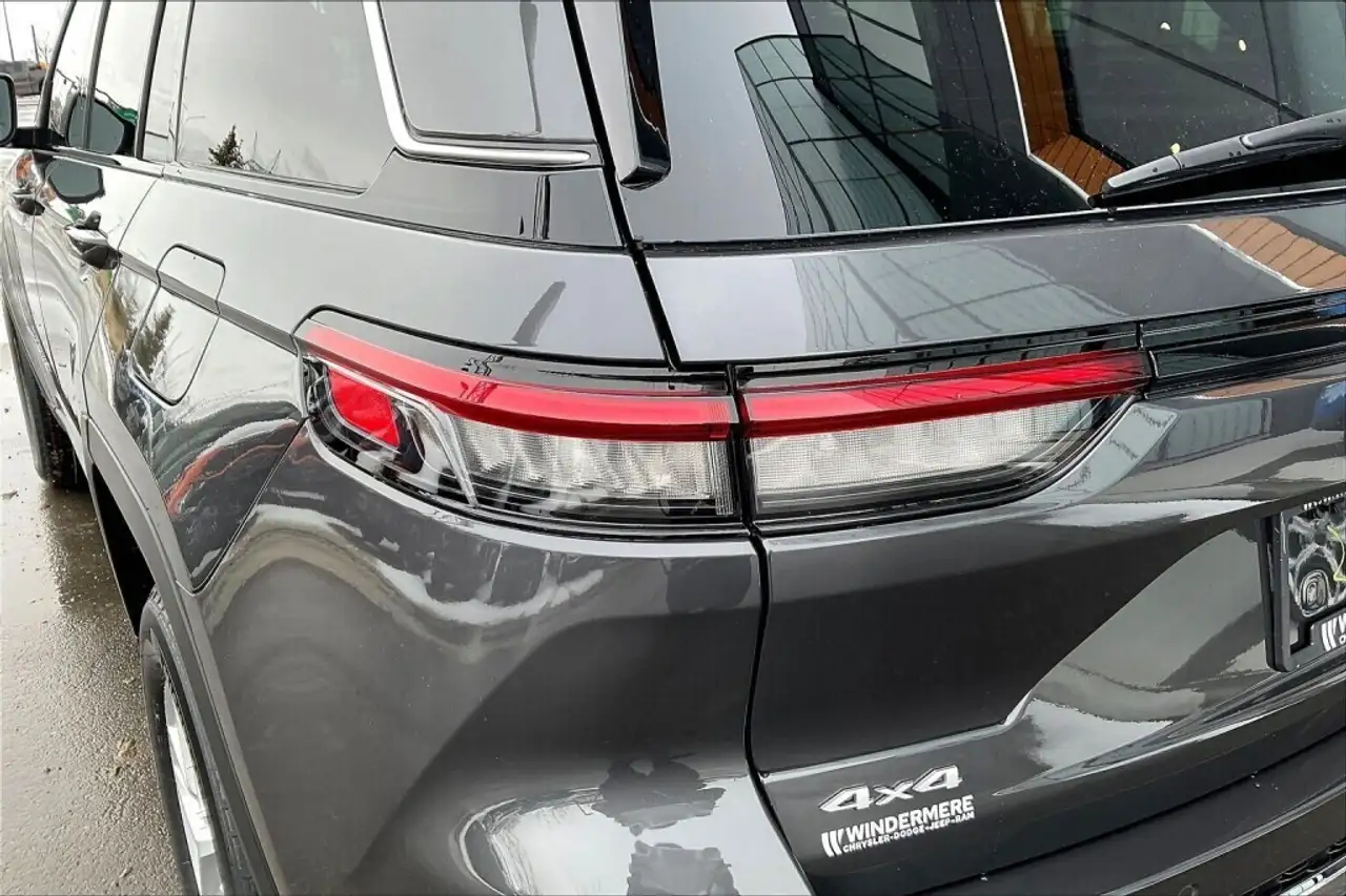 Jeep Grand Cherokee снимка Jeep Grand Cherokee
