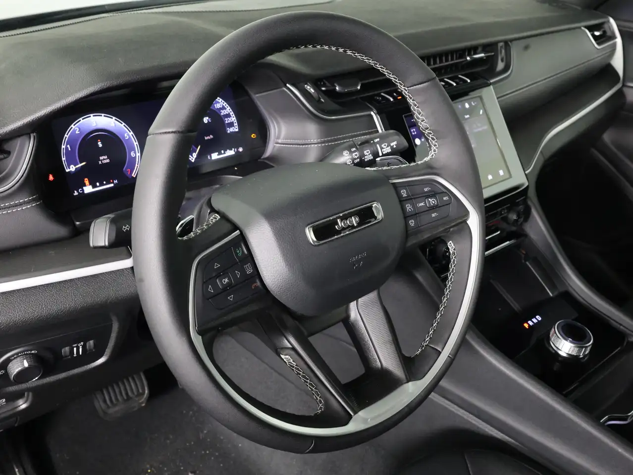 Jeep Grand Cherokee снимка Jeep Grand Cherokee