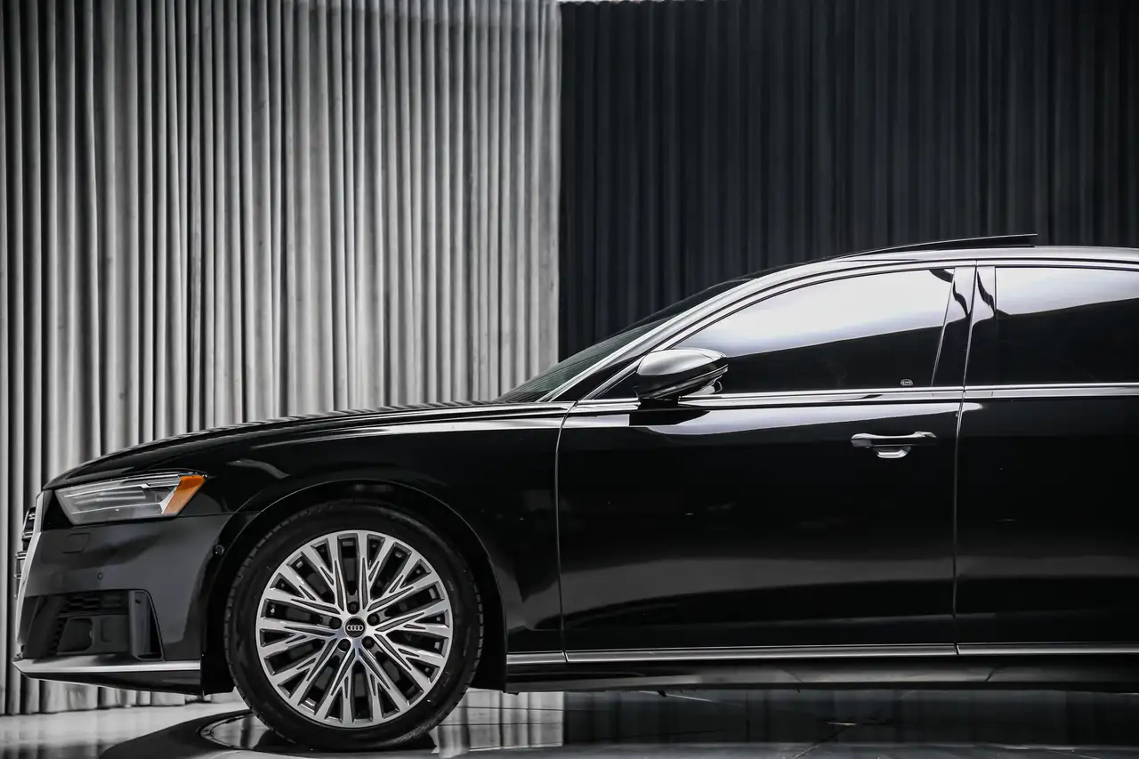 Audi A8 снимка Audi A8