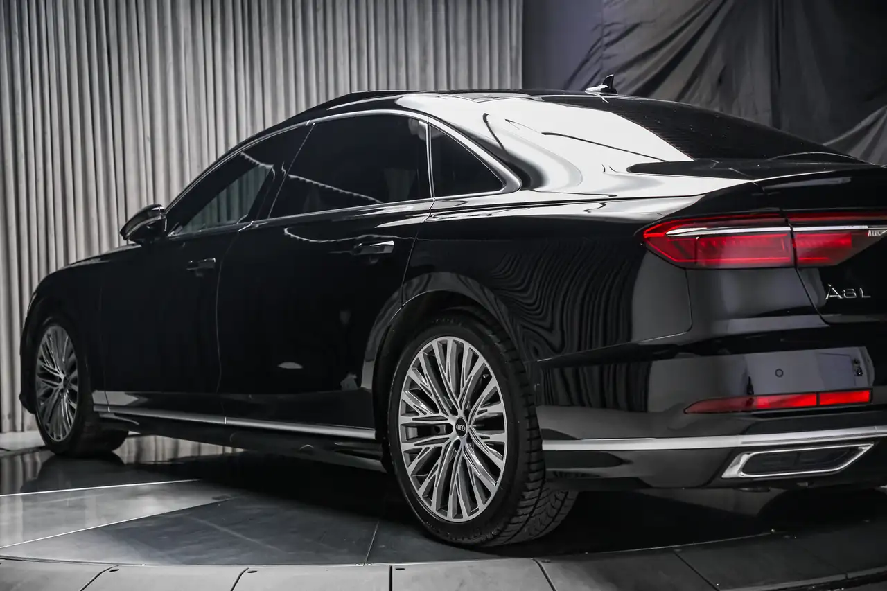Audi A8 снимка Audi A8