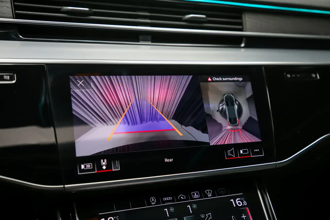 Audi A8 снимка Audi A8