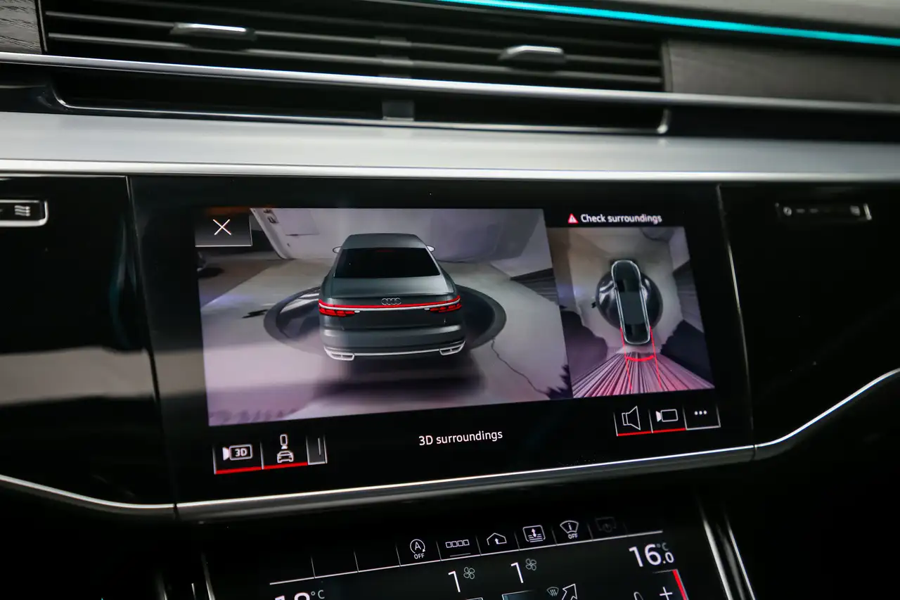 Audi A8 снимка Audi A8