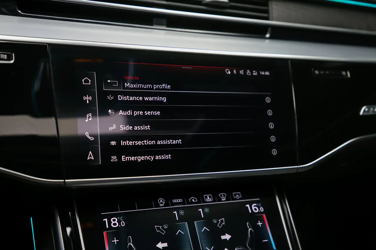 Audi A8 снимка Audi A8