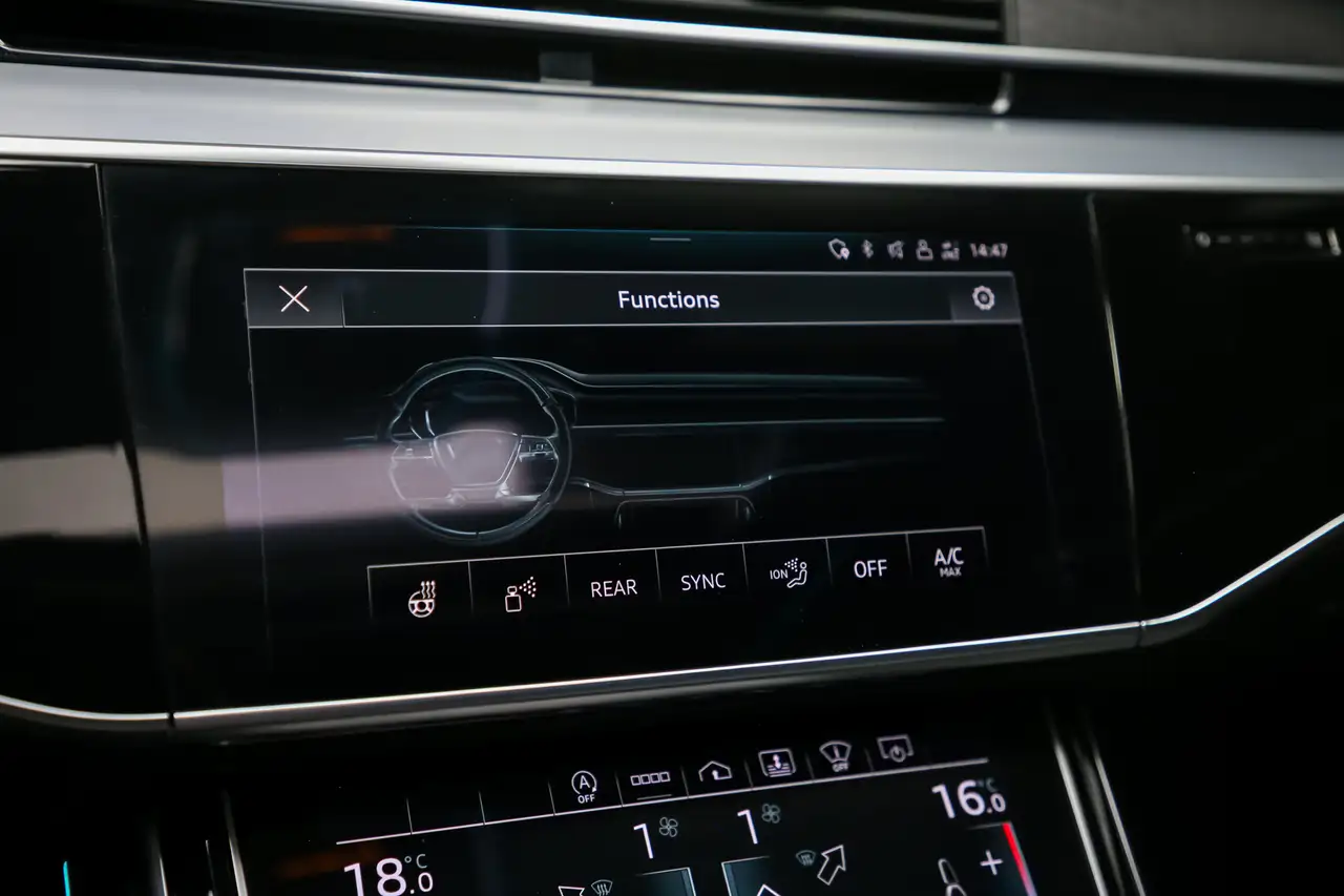 Audi A8 снимка Audi A8