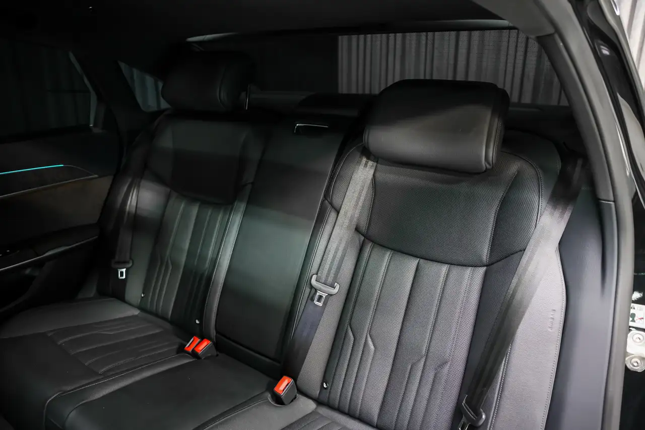 Audi A8 снимка Audi A8