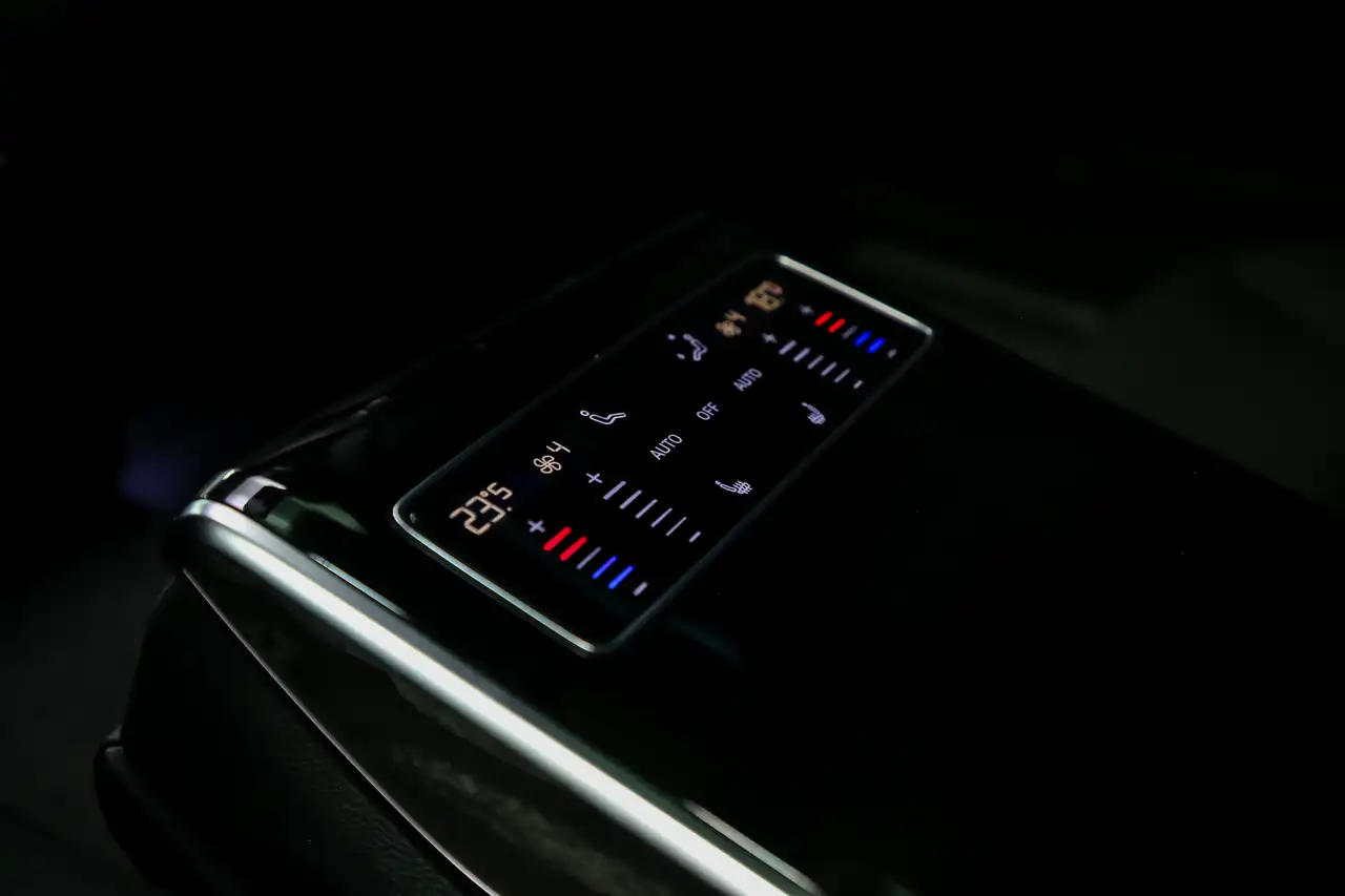 Audi A8 снимка Audi A8
