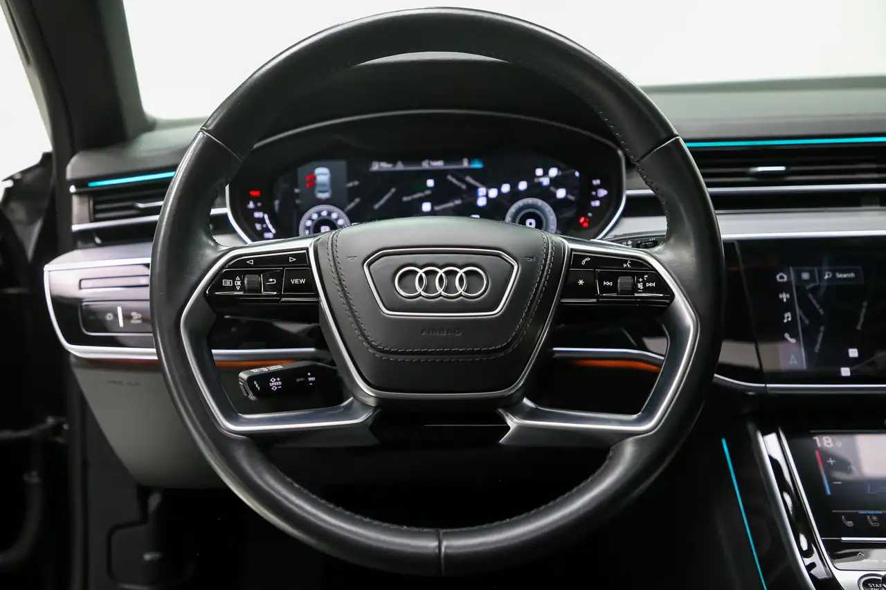 Audi A8 снимка Audi A8