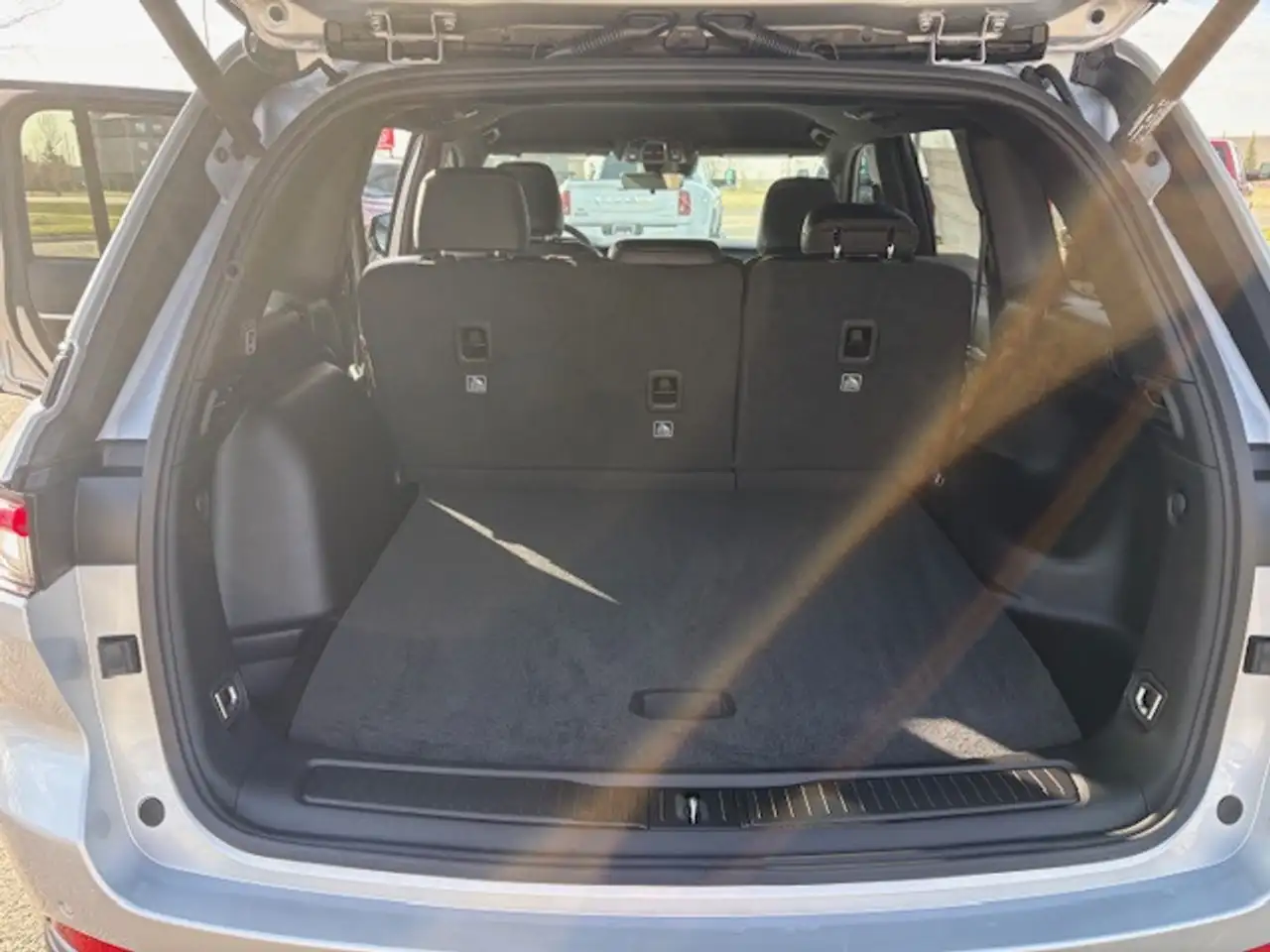 Jeep Grand Cherokee снимка Jeep Grand Cherokee