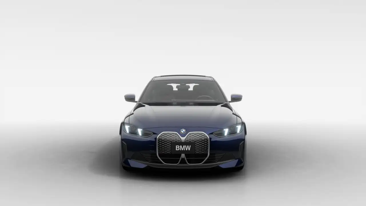 BMW i4 photo BMW i4