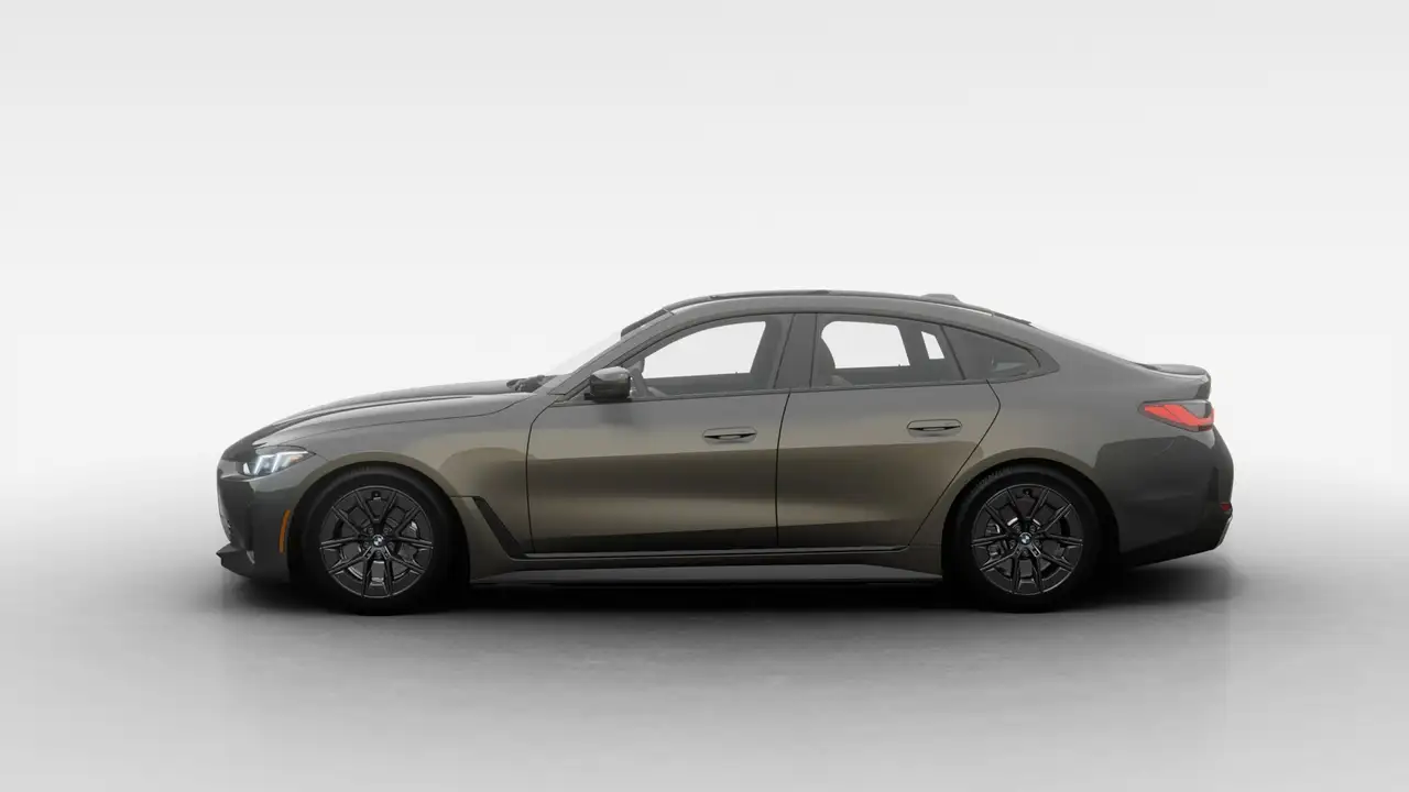 BMW i4 photo BMW i4